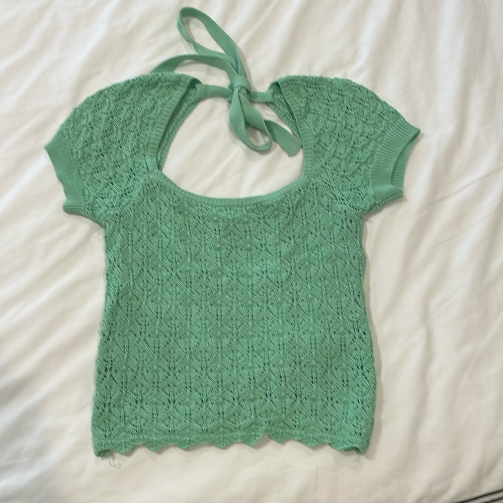 Gab Kate Crochet top gorgeous color. Tues in the back at neck. Fully lined